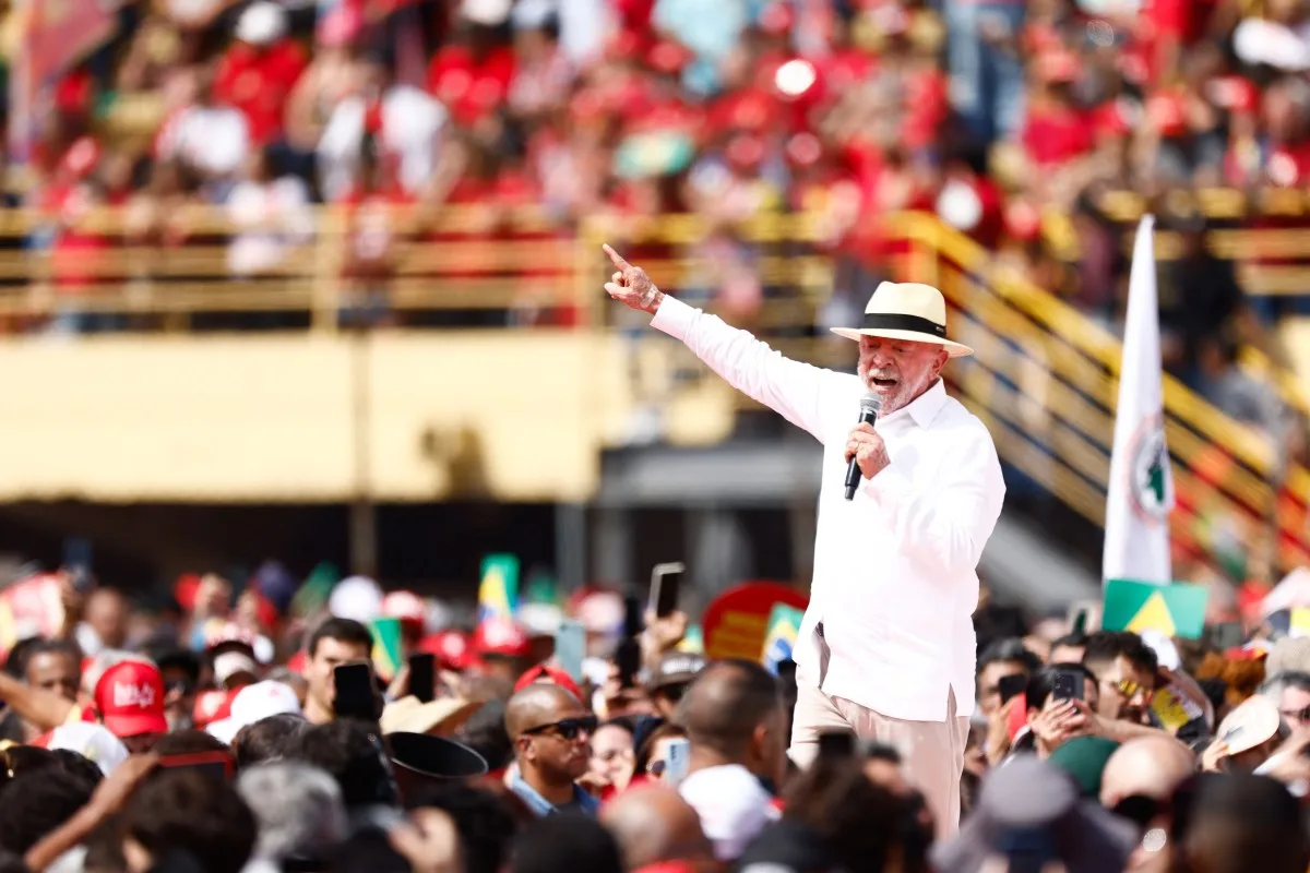 Após 47 anos da greve que o lançou, Lula fala ao sindicalista que foi, mas também ao político que é