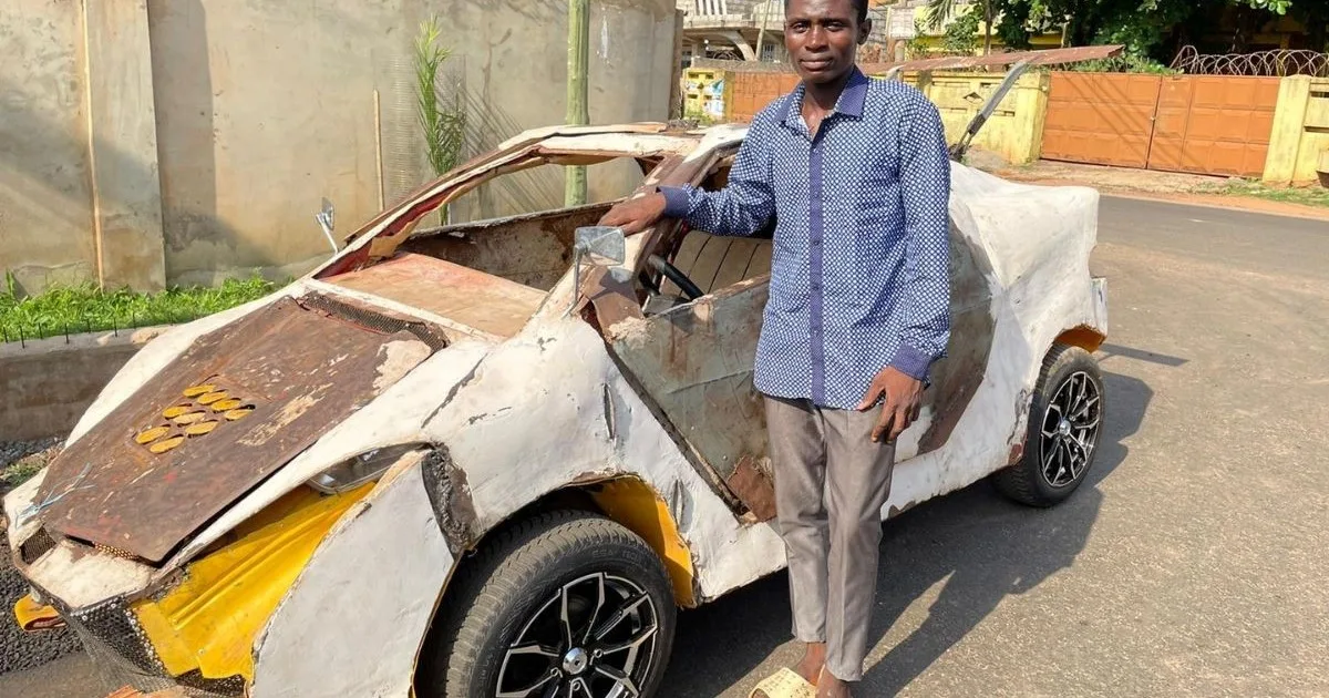 A un joven le dijeron que era una locura que un chico como él construyera su propio coche, pero a los 15 años trabajaba como vendedor ambulante, recogía piezas de desguace y construyó un vehículo de 300 caballos de potencia por menos de 3.000 dólares, al que bautizó con su propio nombre