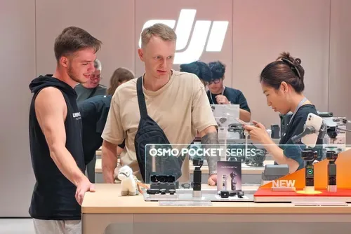 International tourists take home China's homegrown brands