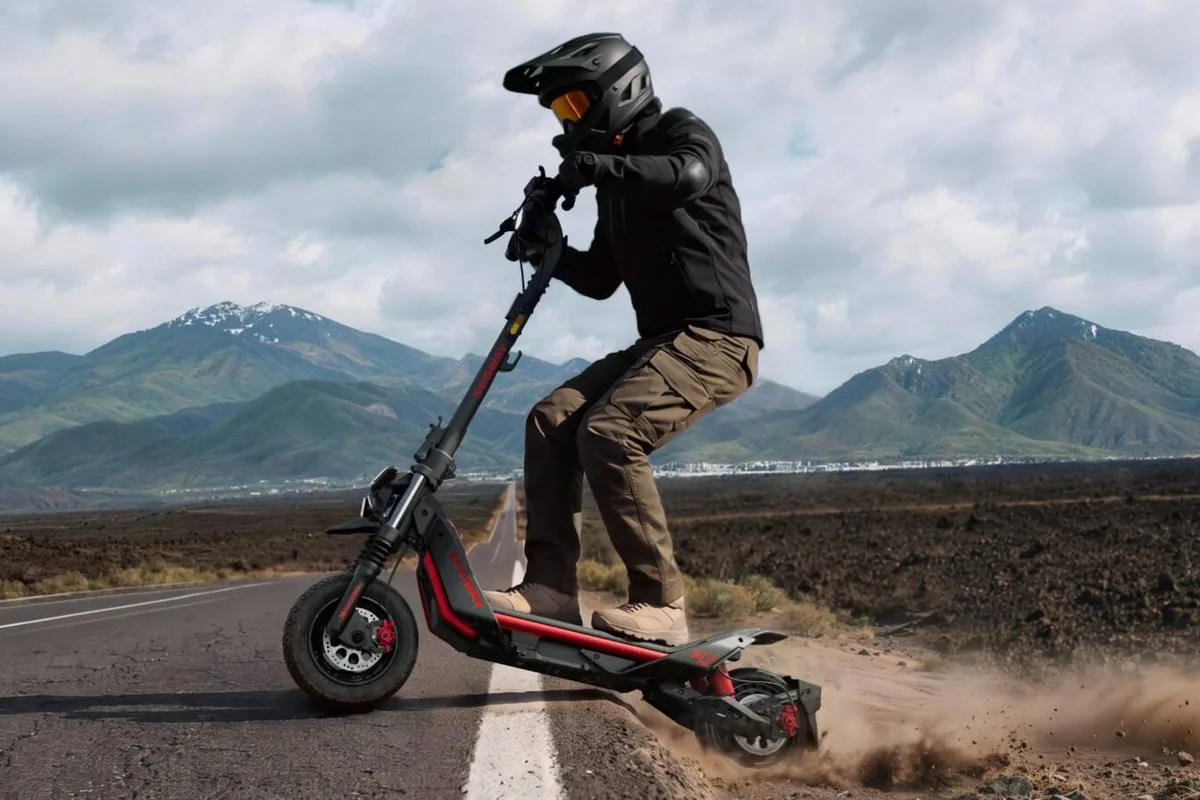 Tout-terrain ou longue distance : Segway dévoile deux nouvelles trottinettes électriques haut de gamme