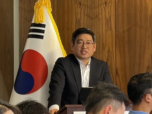 "美중간선거, 트럼프 지지율 낮지만 자금·시스템은 공화 유리"