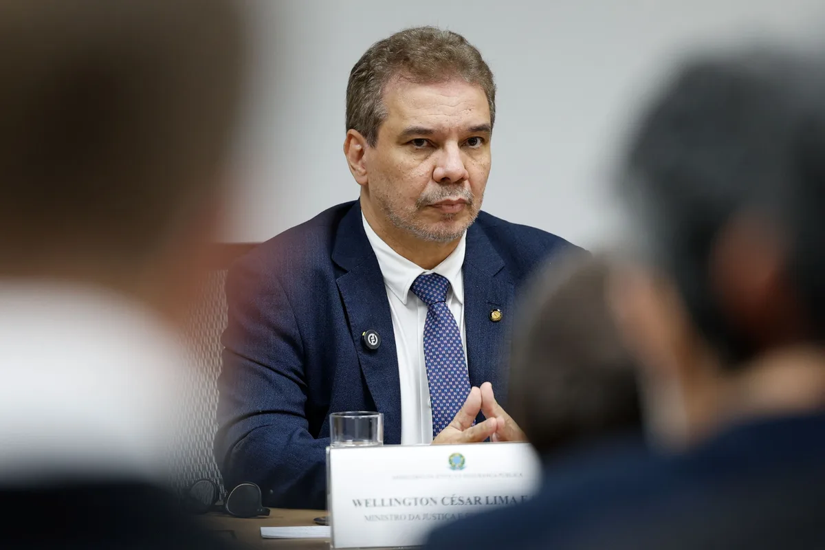 Campanha de Lula pressiona ministro da Justiça para blindar Lulinha?