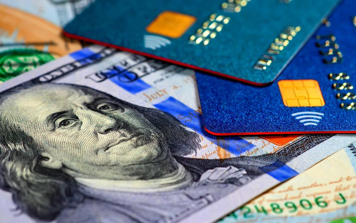 Por qué no se eliminó el dólar tarjeta: cuánto recaudó ARCA en lo que va de 2026