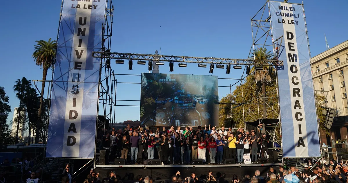 300 días al margen de la ley