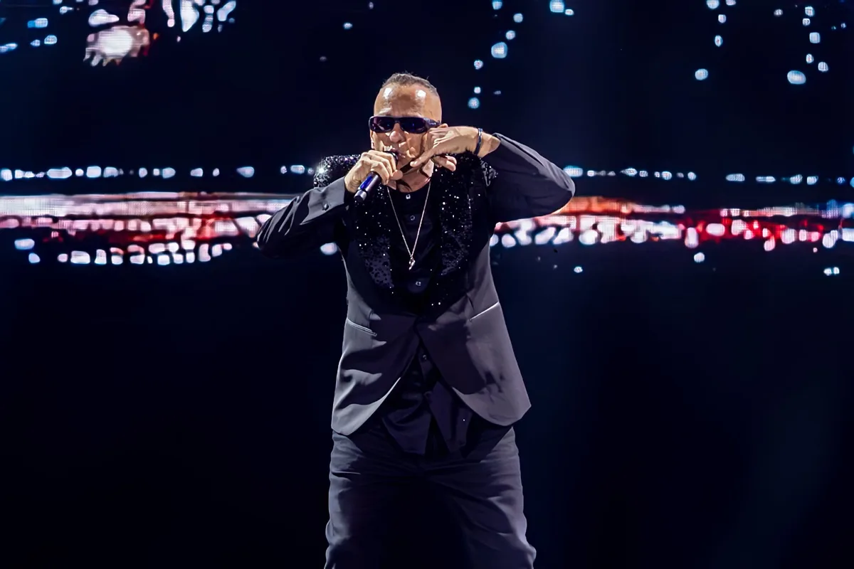 Eros Ramazzotti aplazó su gira por América hasta 2027 tras una cirugía en las cuerdas vocales: esta es la nueva fecha para Colombia