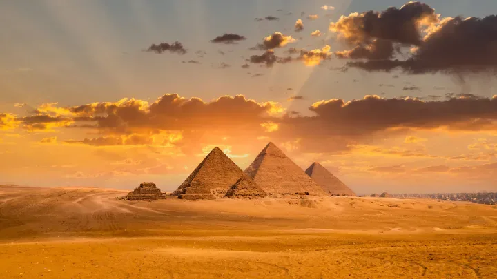Les rumeurs qui ont changé le monde 3/10 : "Les pyramides sont des centrales électriques"
