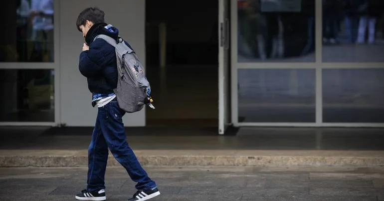 SOS Amianto: obras em escola de Cascais devem ser suspensas