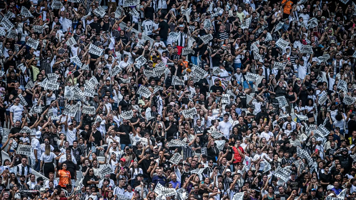 Eliminação na Libertadores aumenta pressão, e organizadas cobram Corinthians no CT