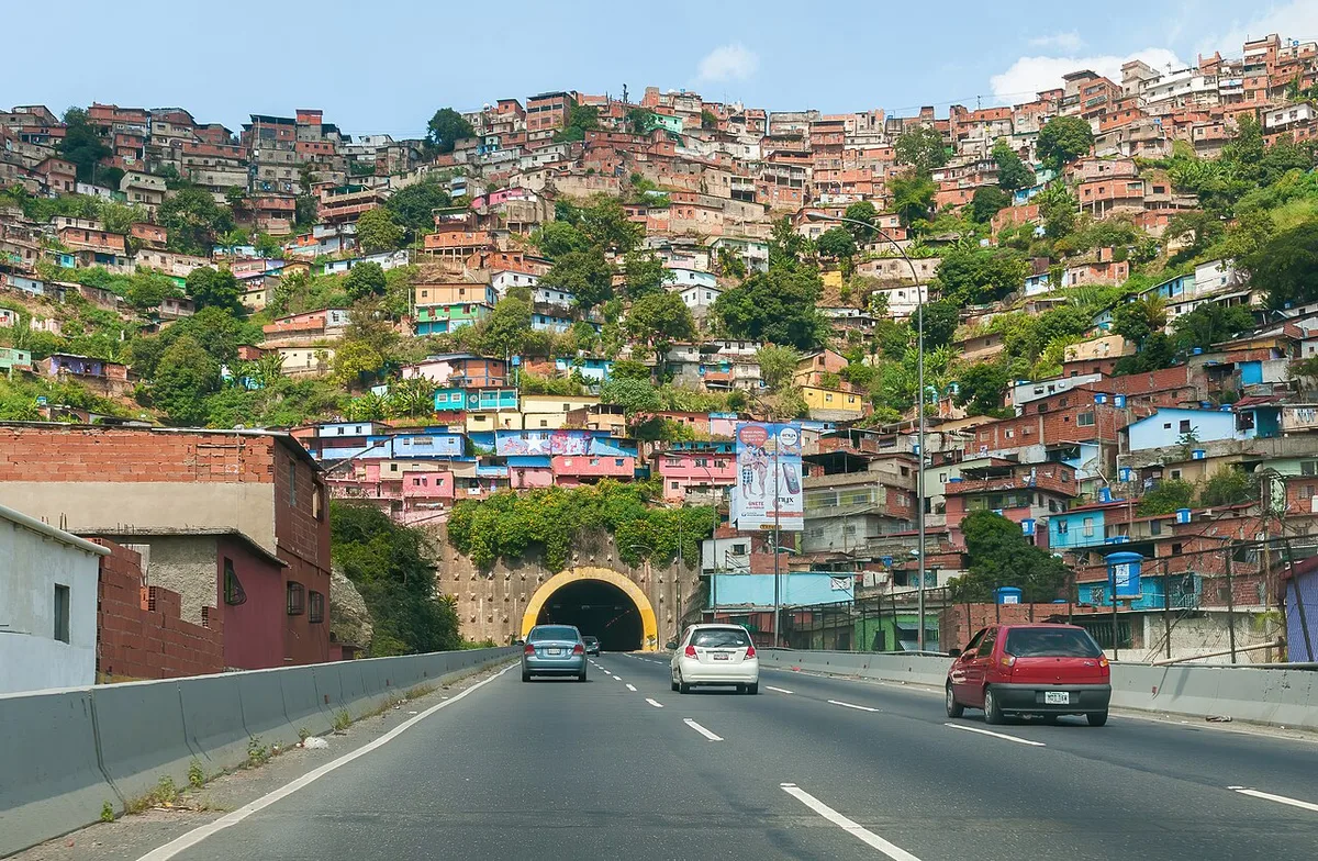 Anuncian cierres nocturnos de los túneles de El Paraíso y El Valle por labores de mantenimiento
