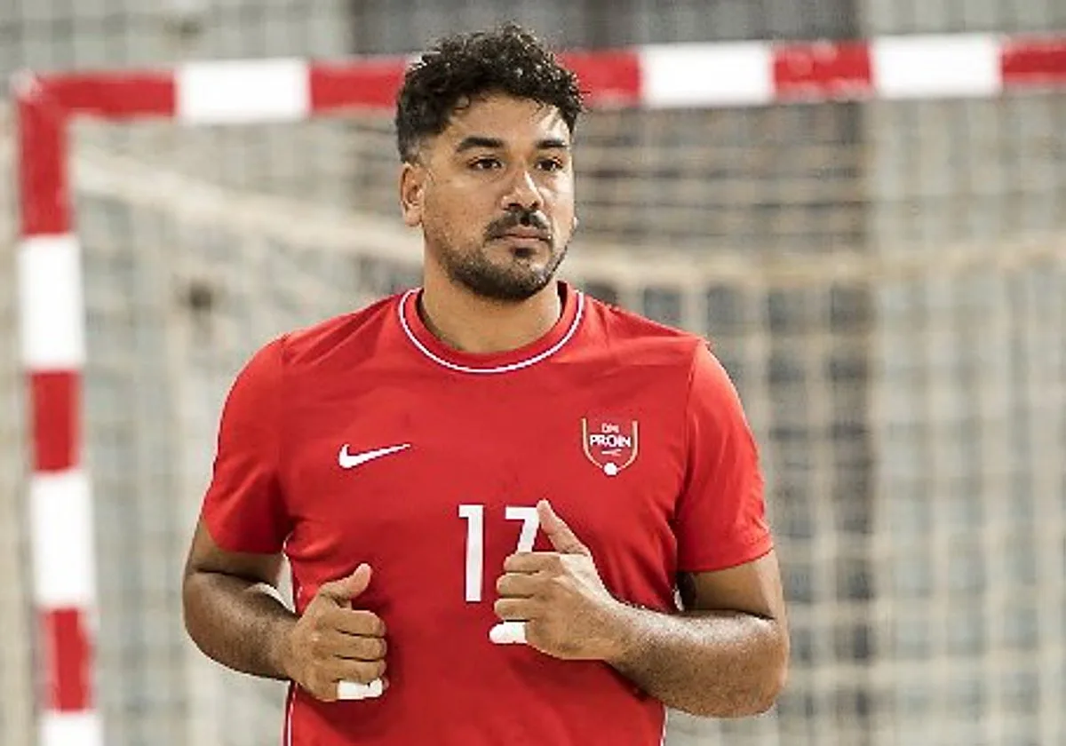 Rodrigo Salinas, jugador del Cajasol Sevilla BM Proin: «Hacernos fuertes en Amate es una prioridad»