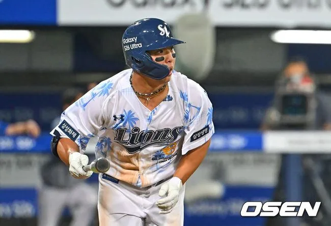 봤는가, 130m 초대형 홈런 터졌다…멀티 출루→멀티 안타, '2군행' 삼성 젊은 영웅이 살아난다