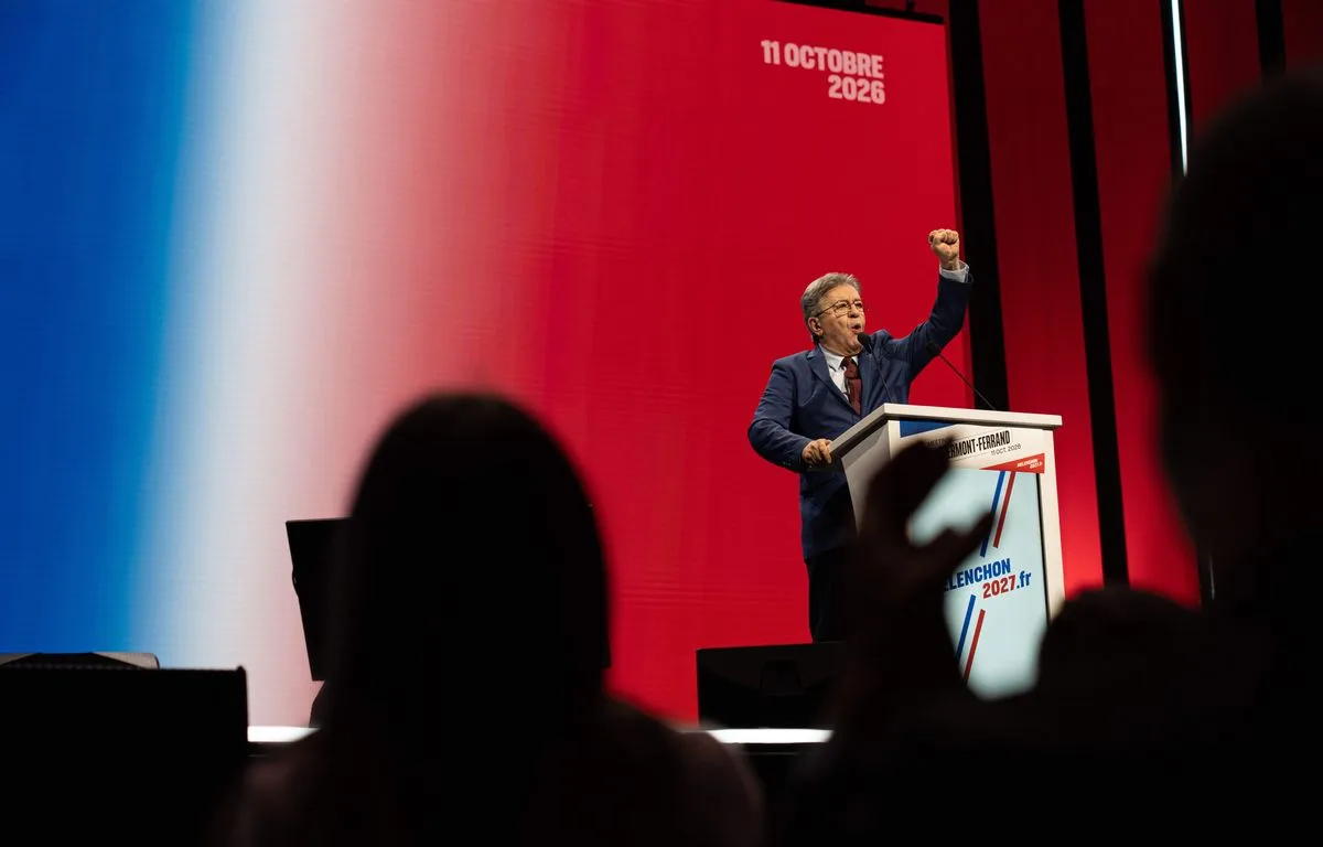 « Parcoursup doit être aboli »… Jean-Luc Mélenchon promet de supprimer « l’ignominie » dans une salle pleine à craquer