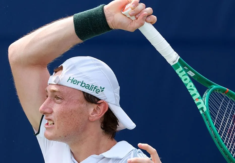 Buse pega Juan Cerúndolo em Winston-Salem, Tsitsipas e Darderi perdem