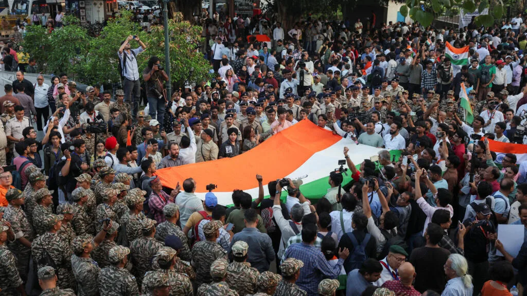 Contestation en Inde: le chef des «cafards» à nouveau arrêté à New Delhi avant une nouvelle manifestation