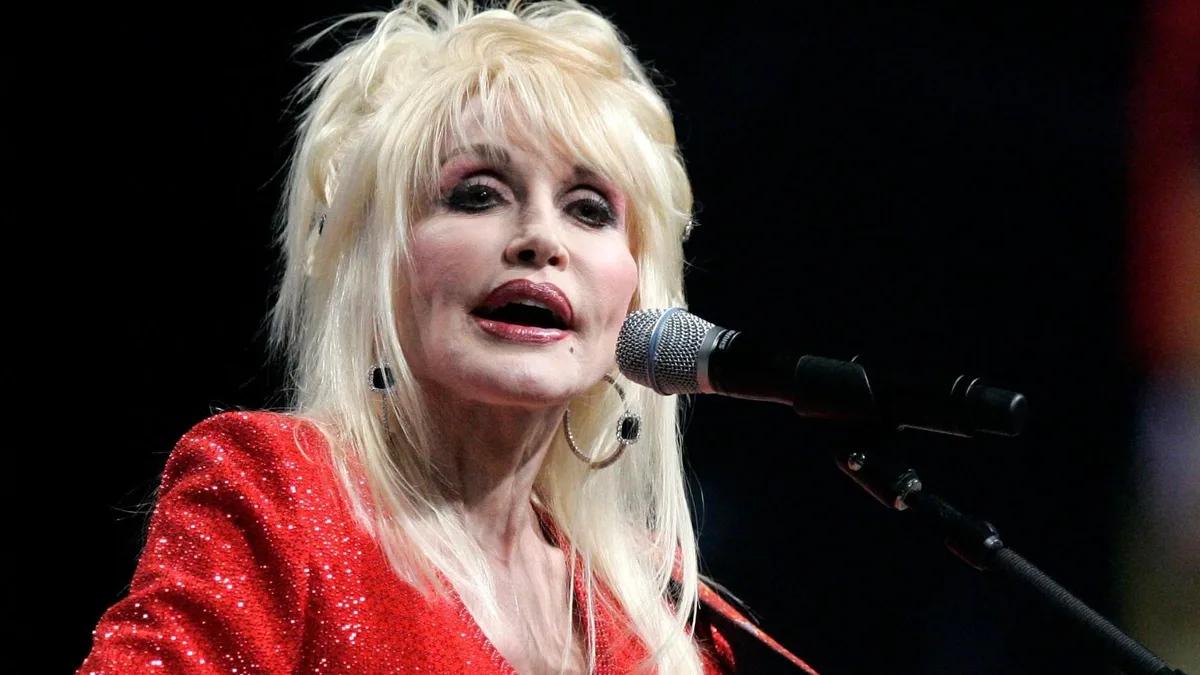 Dolly Parton viajó en secreto a Alemania para un tratamiento experimental contra el cáncer