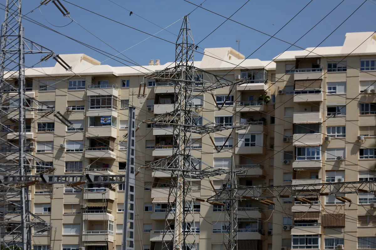 Una niña de 12 años, con quemaduras graves tras electrocutarse en una torreta eléctrica