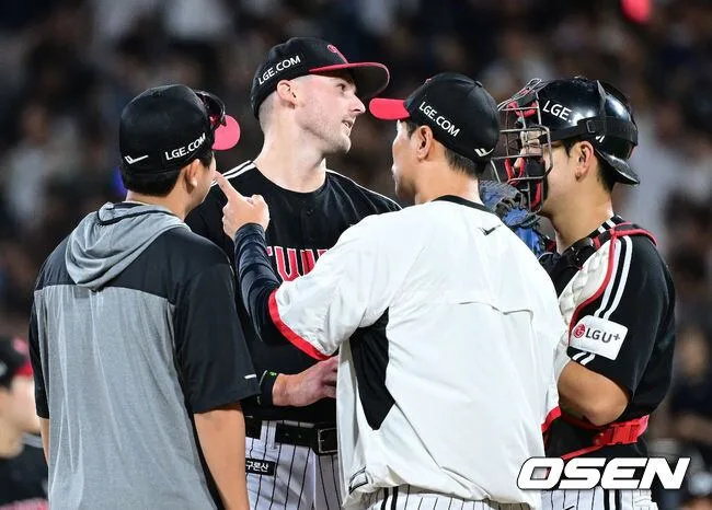 [사진]LG 선발 앤더스 톨허스트, '아쉽지만 여기까지'
