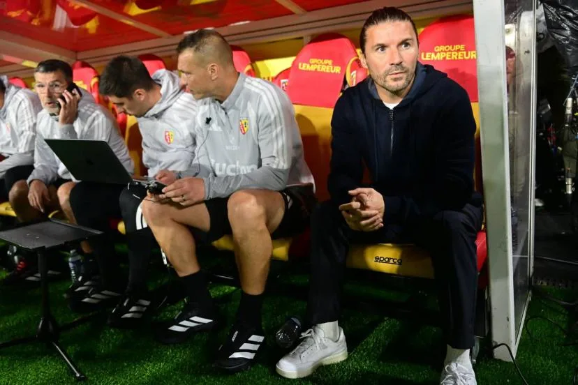 Le mardi fou de l'élève Yannick Cahuzac, entre session de son brevet d'entraîneur et préparation de son premier match en Ligue des champions avec Lens