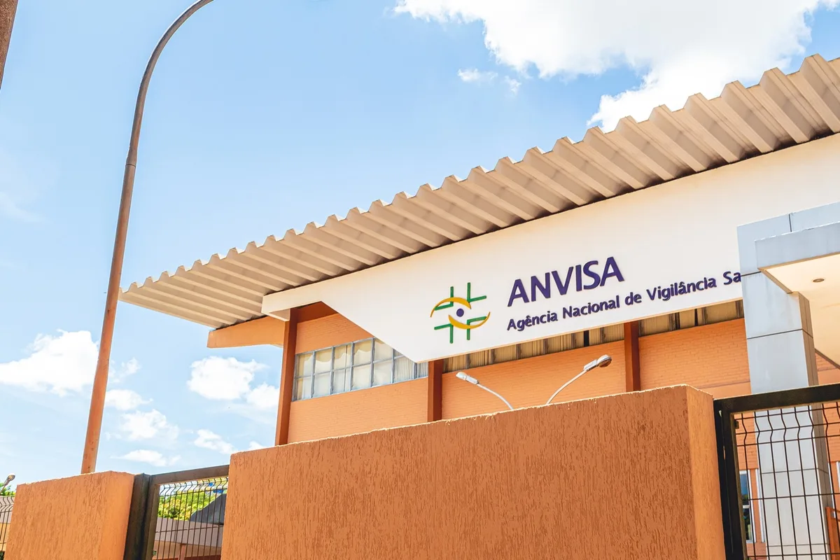 Anvisa abre consulta para venda de remédios em marketplaces