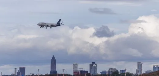 Frankfurt Airport: Lufthansa reagiert wegen möglichen Kerosin-Engpässen