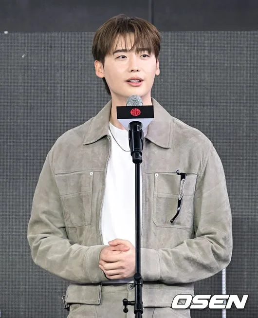 [사진]인사말 하는 이종석