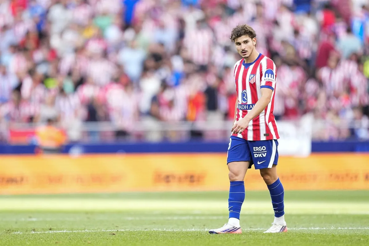 El argentino Julián Álvarez no viaja con el Atlético de Madrid a San Sebastián por una sobrecarga muscular