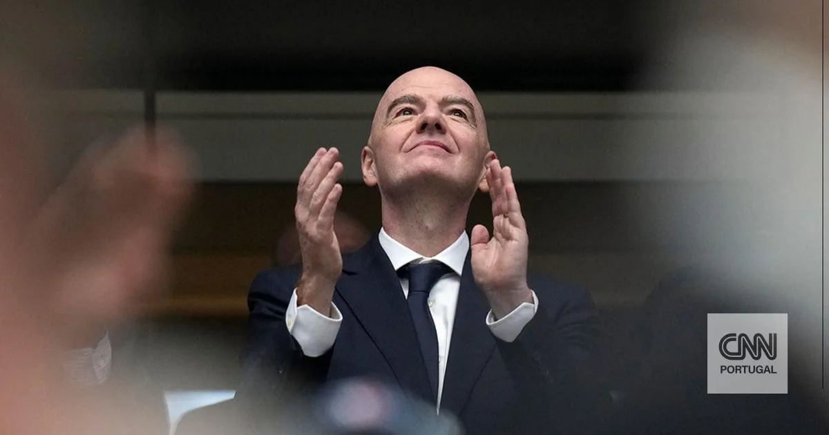 A UEFA fartou-se mesmo de Infantino. Agora segue-se uma queixa criminal