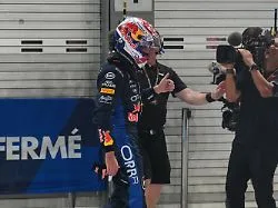 Red-Bull-Star muss noch zittern: Verstappen rast im nächsten Formel-1-Chaos auf Sprint-Pole