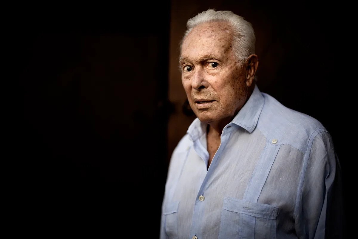 Curro Romero recibe el alta tras superar un nuevo ingreso por neumonía