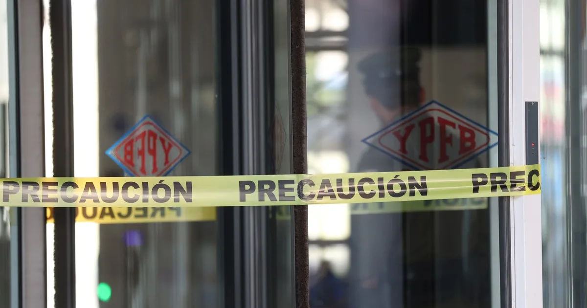 El gobierno de Bolivia ordena intervenir la petrolera estatal por la crisis de combustibles