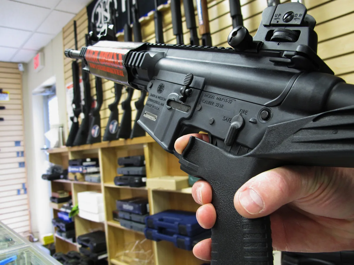 Panamá suspende por un año la importación de rifles semiautomáticos