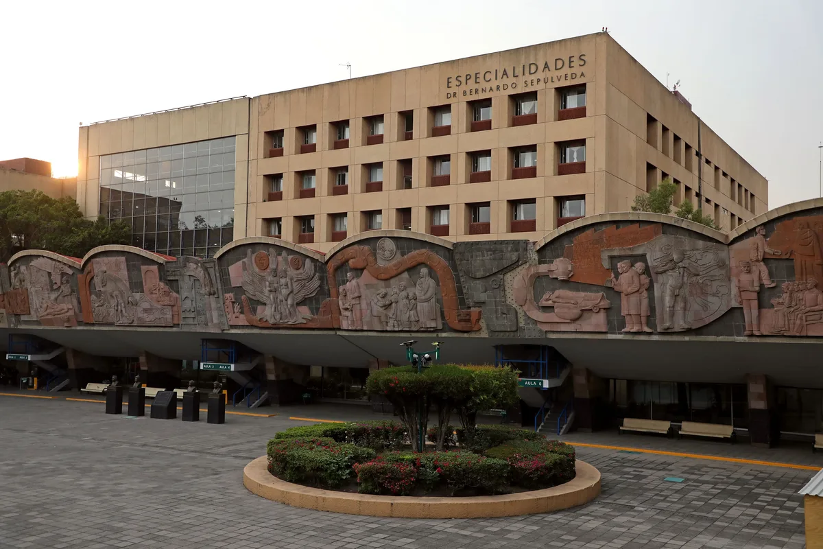 Paciente del IMSS muere tras caer de un cuarto piso del Centro Médico Nacional en CDMX, investigan caso
