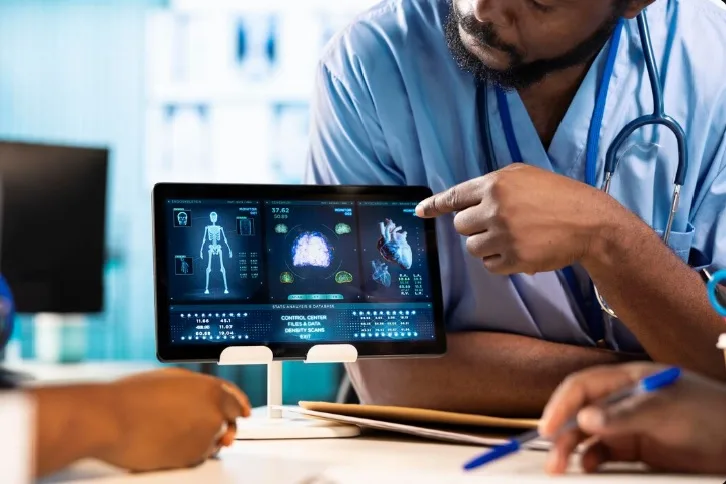 IA na medicina pode tornar atendimento mais humano, diz especialista