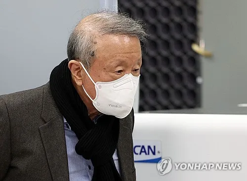 [속보] 홍원식 前남양유업 회장, 443억원 퇴직금 소송 1심서 패소