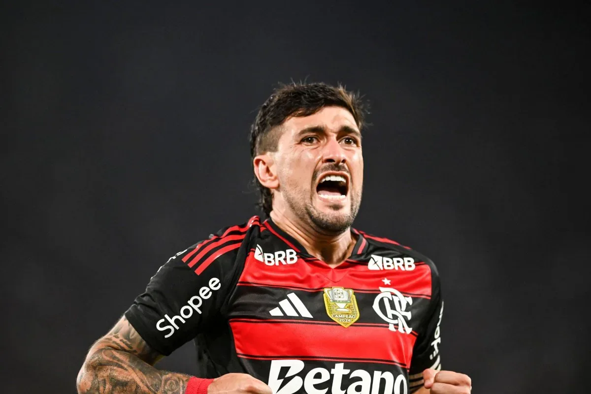 Flamengo prepara naturalização de quatro jogadores para contornar nova regra de estrangeiros da CBF