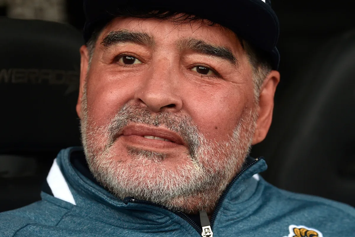 Justiça adia julgamento da morte de Maradona após escândalo com exames