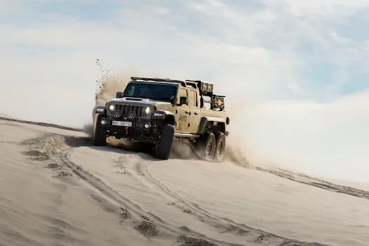 Ulterio Motiv turns Jeep Gladiator into six-wheel Maximus