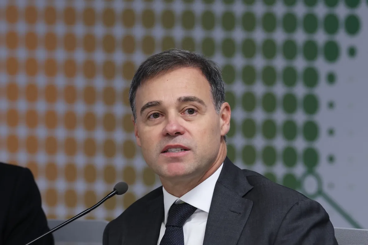 Mendonça diz que compartilhar conteúdo do celular de Vorcaro só serviria para 'tumultuar' e pode colocar investigações em risco