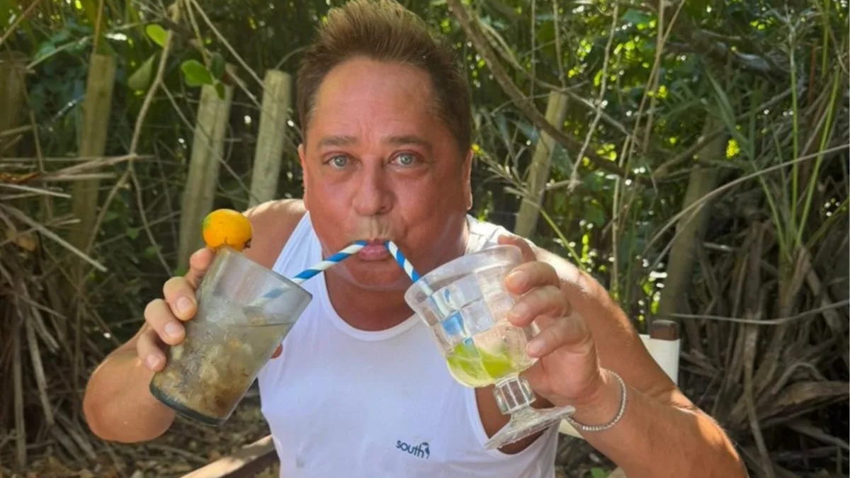 Leonardo para de beber e decisão surpreende fãs; exames de rotina revelam alteração e cantor terá de ficar 30 dias sem álcool