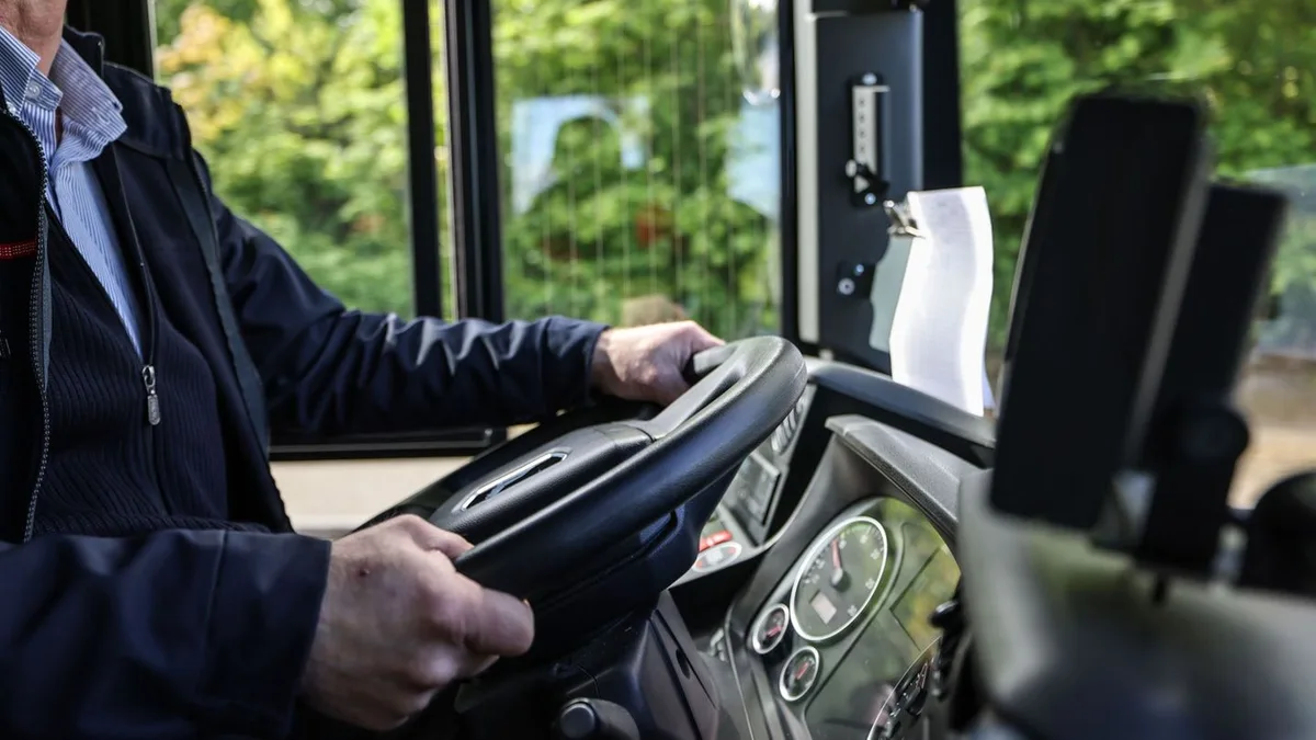 Gronau: Unfall mit Schulbus: Drei Schwer- und acht Leichtverletzte