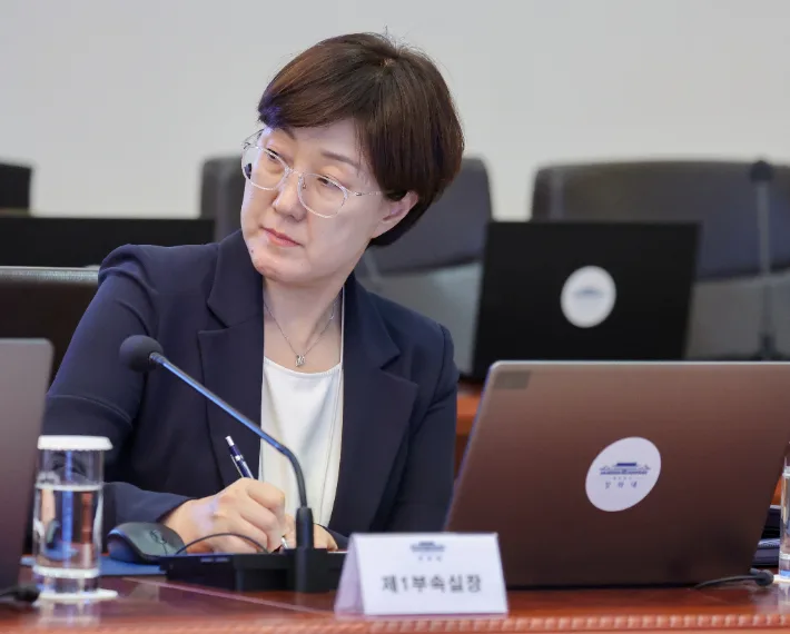 "김현지 책임지고 물러나야" VS "추측만으로 사퇴?"