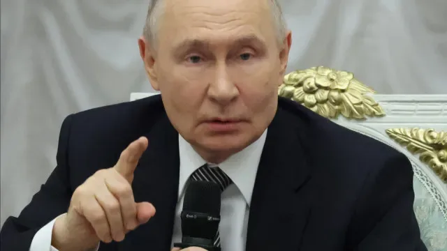 Putin admite danos de ataques ucranianos, mas rejeita impacto grave