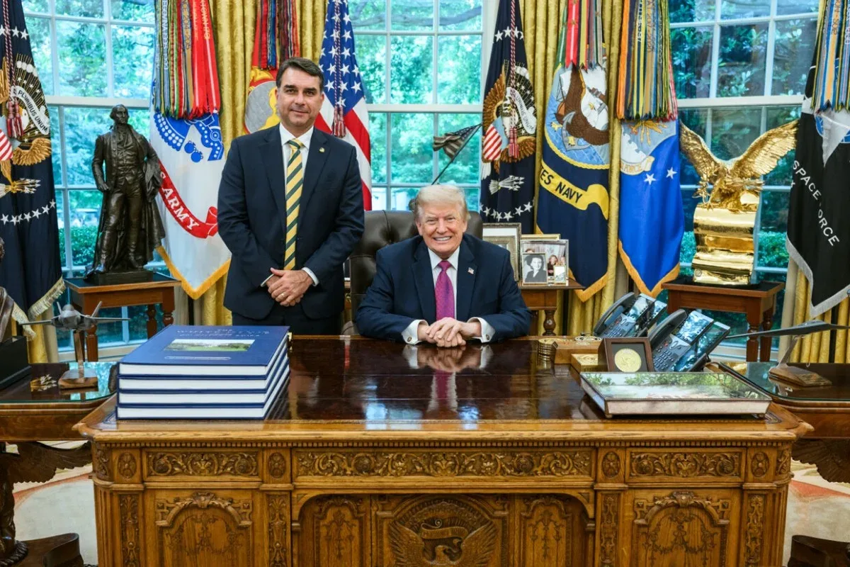 Flávio promete incluir Brasil no Escudo das Américas de Trump