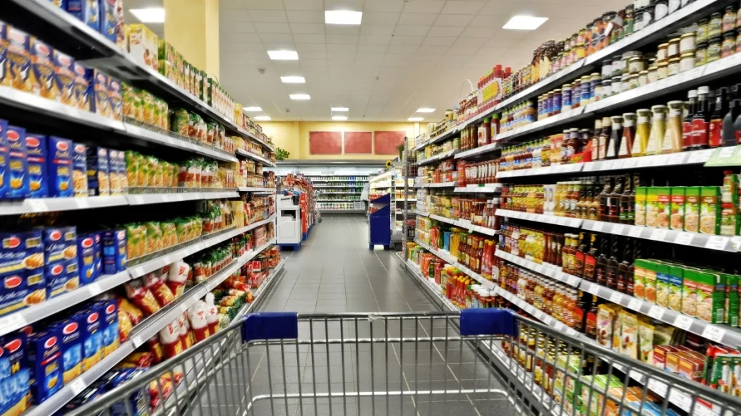 Supermercados abertos aos domingos e o consumidor em primeiro lugar