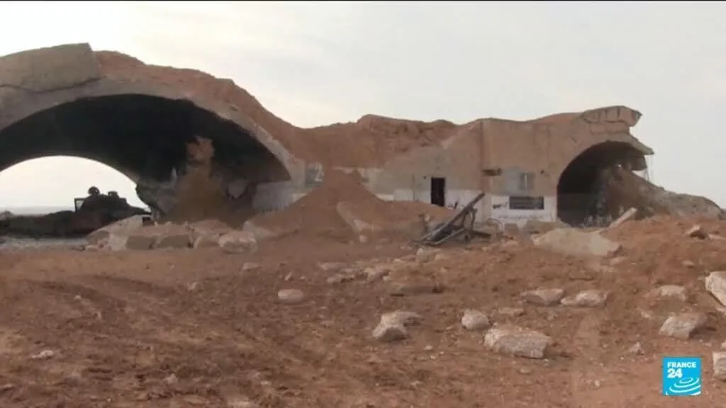 Un aéroport militaire syrien frappé, des bombardements attribués à Israël