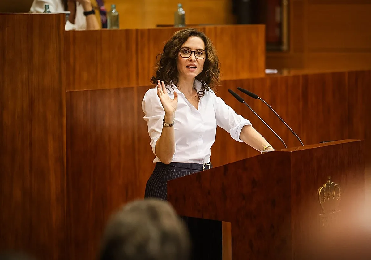 Ayuso insiste en que el «aticazo» no era para ella, aunque «tendría derecho» a vivienda, como otros presidentes
