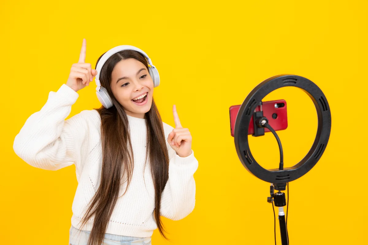 ECA digital: o que muda na lei para influenciadores mirins?