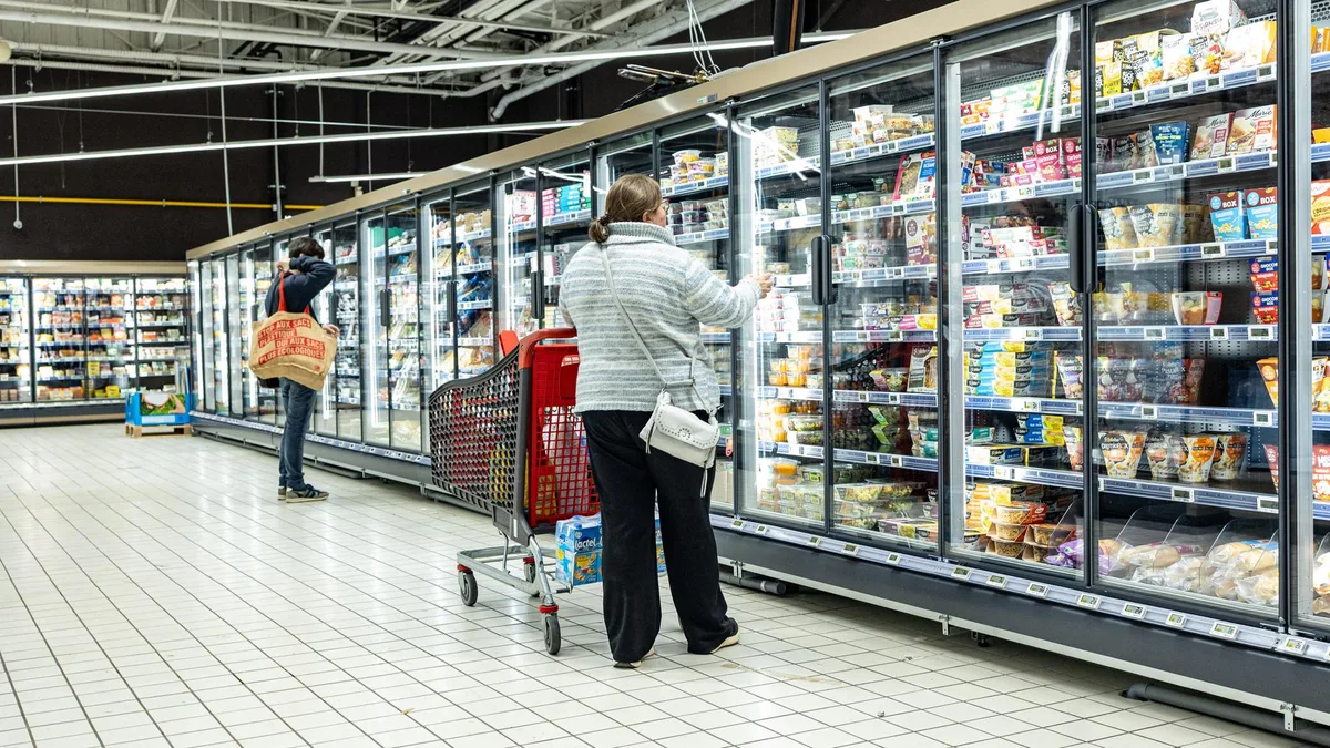 Une cyberattaque « inédite » a frappé des centaines de supermarchés, les frigos réglés à 50 °C à distance