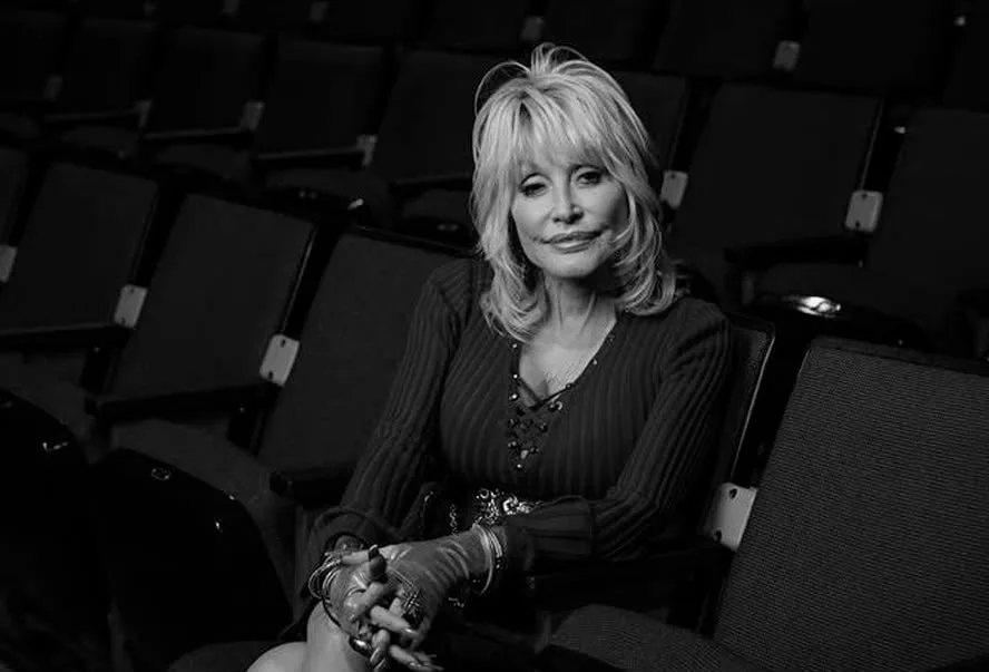 Morre cantora Dolly Parton aos 80 anos