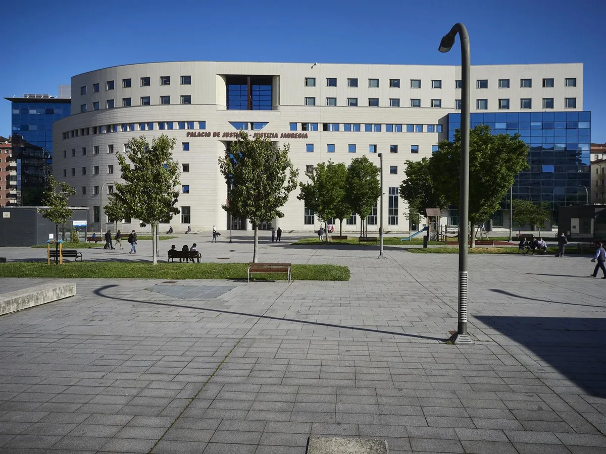 El TSJN confirma una condena de 10 años por mentir sobre su edad a una menor de 15 para mantener relaciones sexuales